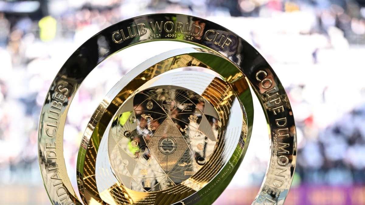 Lo nuevo es criticar el Mundial de Clubes y también la Superliga
