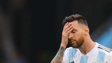 Lineker se rinde a Messi: "No es humano"