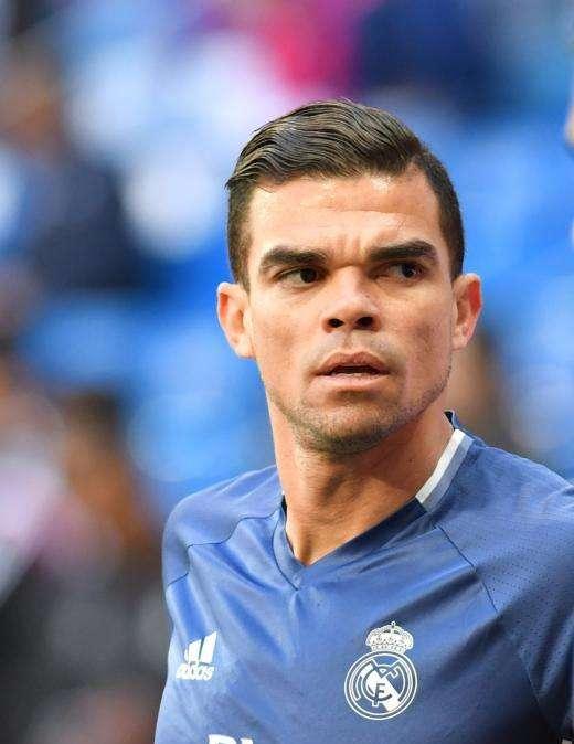 Pepe rompe su silencio: "Cristiano está concentrado en la Confederaciones y yo no tengo ningún contrato firmado"