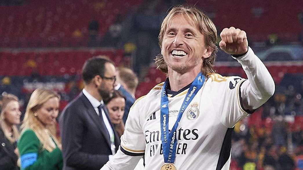 Aviso para Ancelotti: "Modric no está contento con los 15 minutos que le da el Madrid"