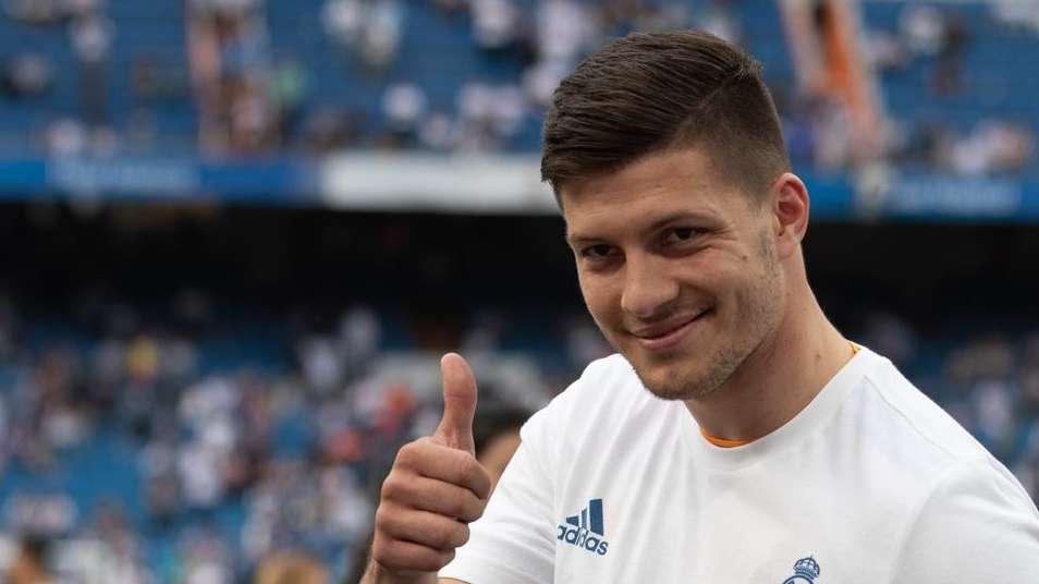 TMW: la Fiorentina descarta la cesión y trabaja con el Real Madrid en el traspaso de Jovic