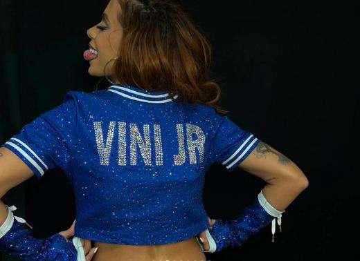 ¿Tienen un romance Vinicius Jr. y Anitta? ¡Las redes arden!
