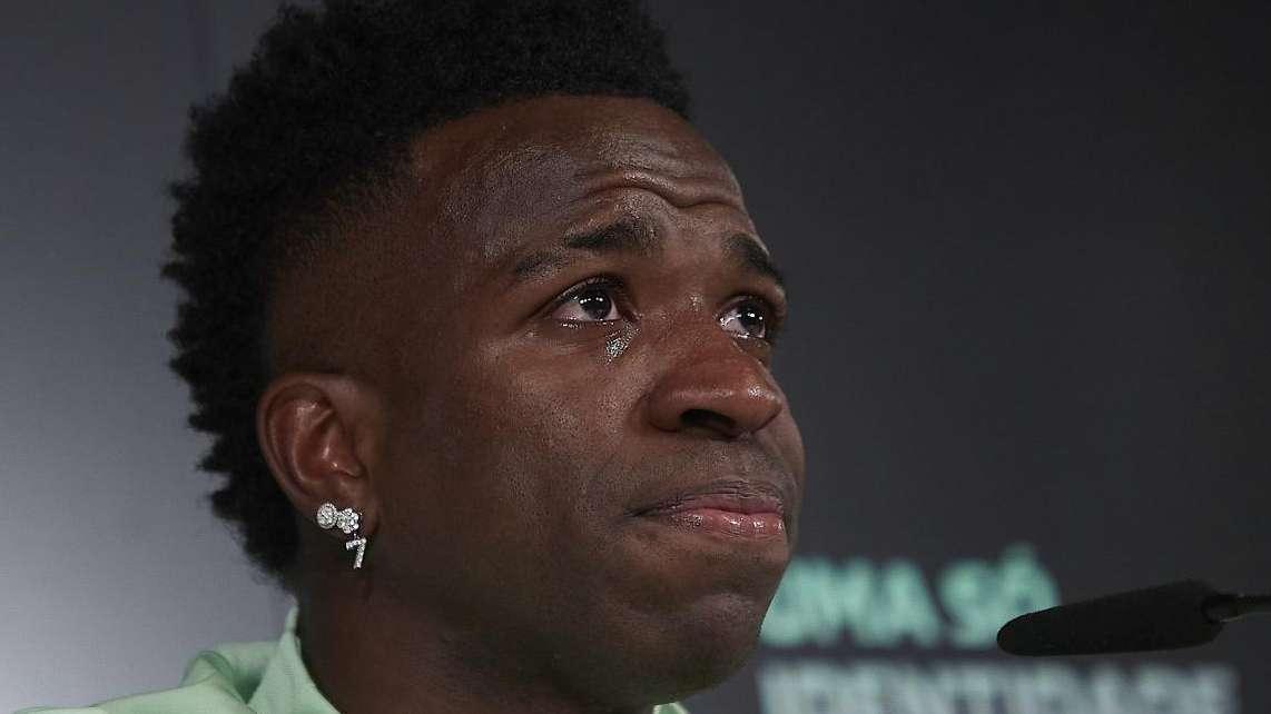 Así fue la histórica rueda de prensa de Vinicius: lágrimas, mensaje a los racistas...