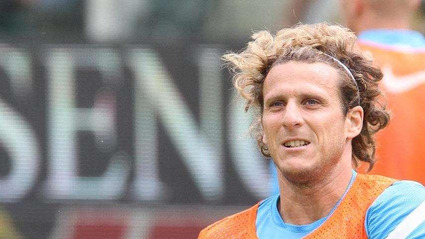 Forlán: "A Luis Suárez le vendría bien jugar en el Real Madrid"