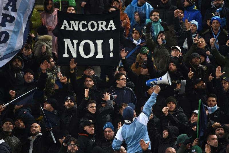 Cientos radicales del Napoli impidieron dormir a la plantilla del Madrid: los detalles