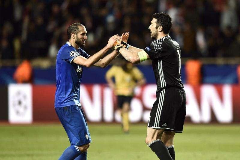 Buffon sorprendió al cambiarle la camiseta a Mbappé y ahora da los motivos: "Porque cuando era joven..."
