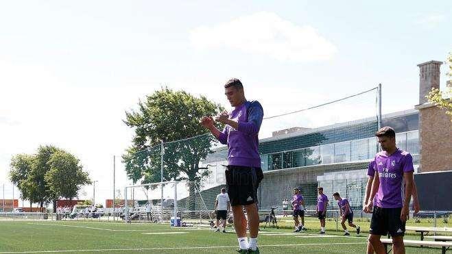 NOTICIA BD: Los fichajes del Real Madrid, pendientes de la operación salida