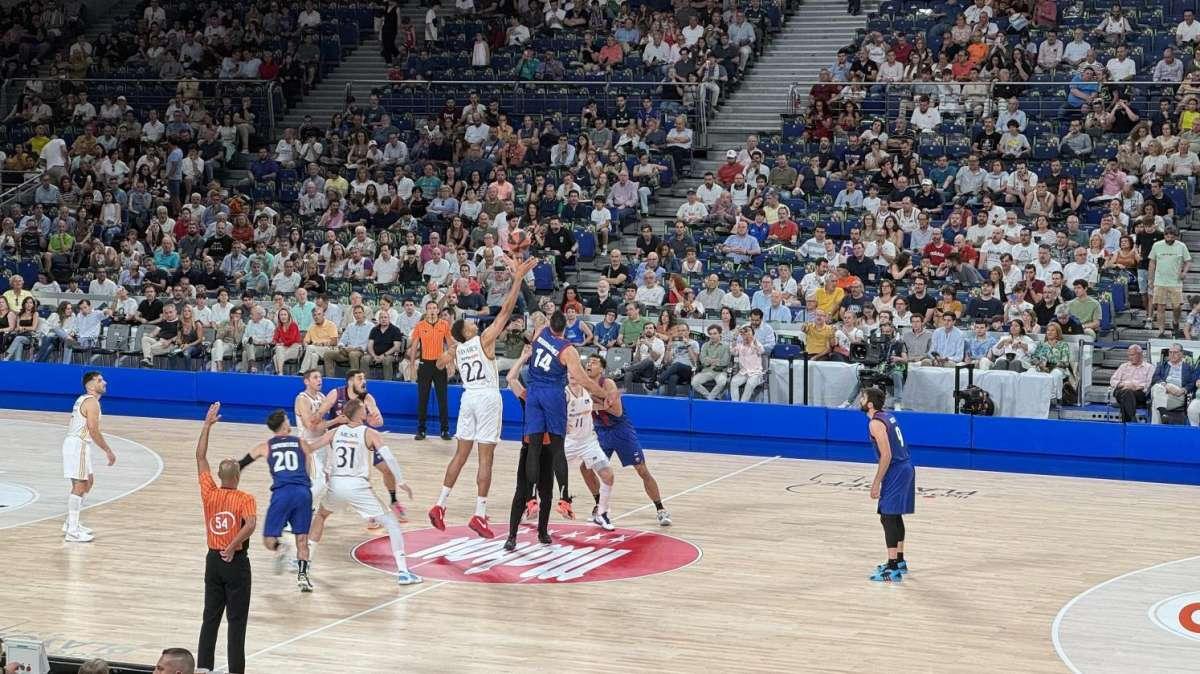 Real Madrid 104-98 FC Barcelona: la magia de Llull y Musa desata la fiesta en un Palacio que termina entre "olés"