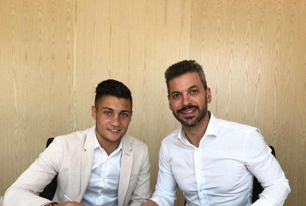 OFICIAL - El canterano Óscar Rodríguez renueva con el Real Madrid hasta 2023