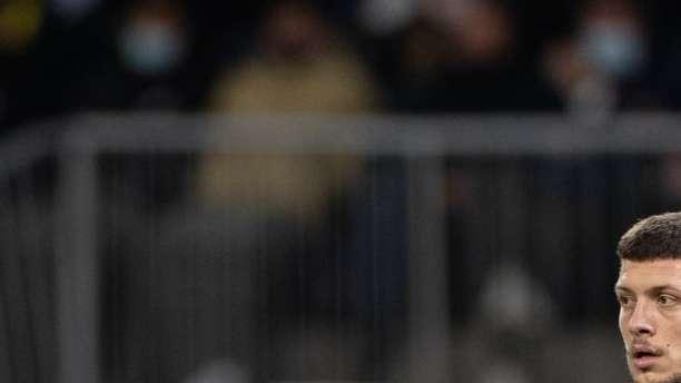 Fichajes Real Madrid | Un grande de la Serie A vuelve a interesarse por Jovic