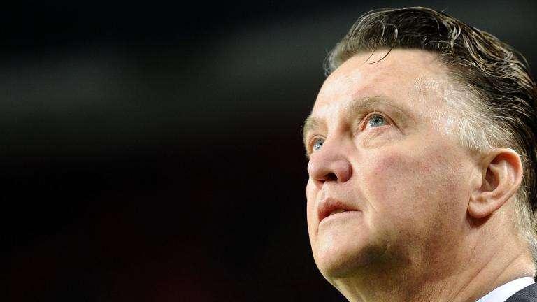 OFICIAL: Van Gaal, cesado como técnico del Manchester United
