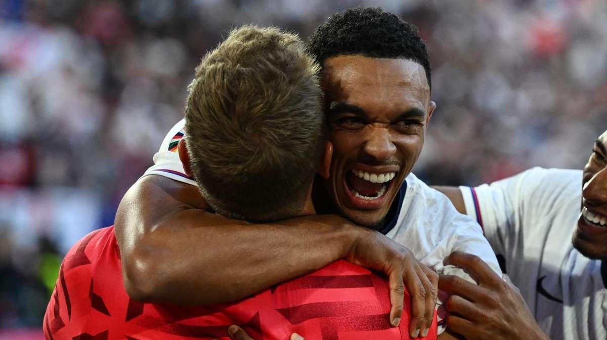 Alexander-Arnold, señalado: "Hay mucha atención sobre él, pero..."