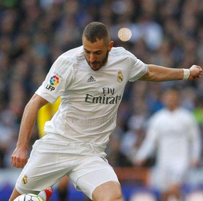 Daily Mail: Benzema ya no es prioridad para el Arsenal