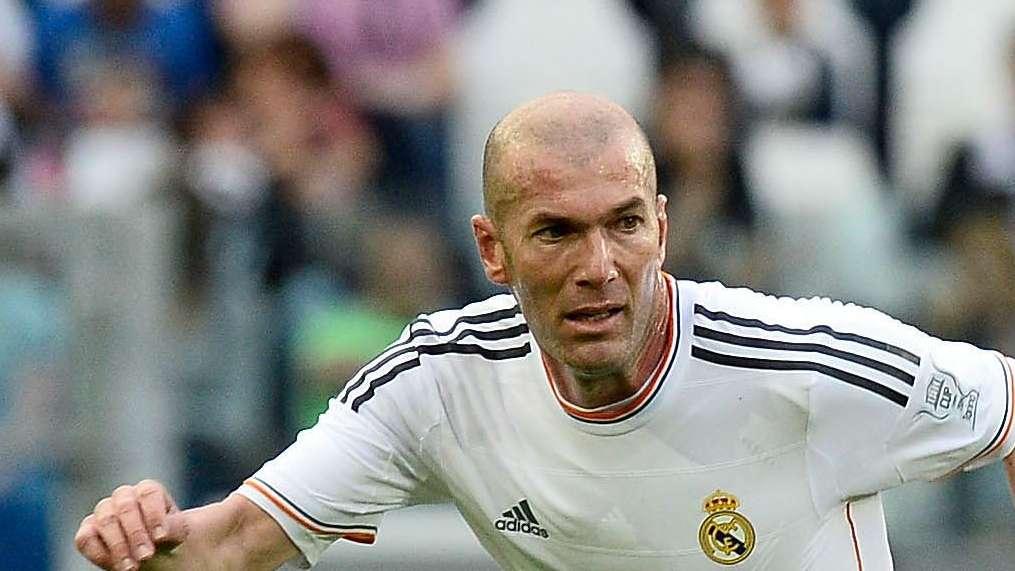 Zidane recuerda su fichaje: “Me faltaba el Real Madrid para impulsar mi carrera. Benzema…”