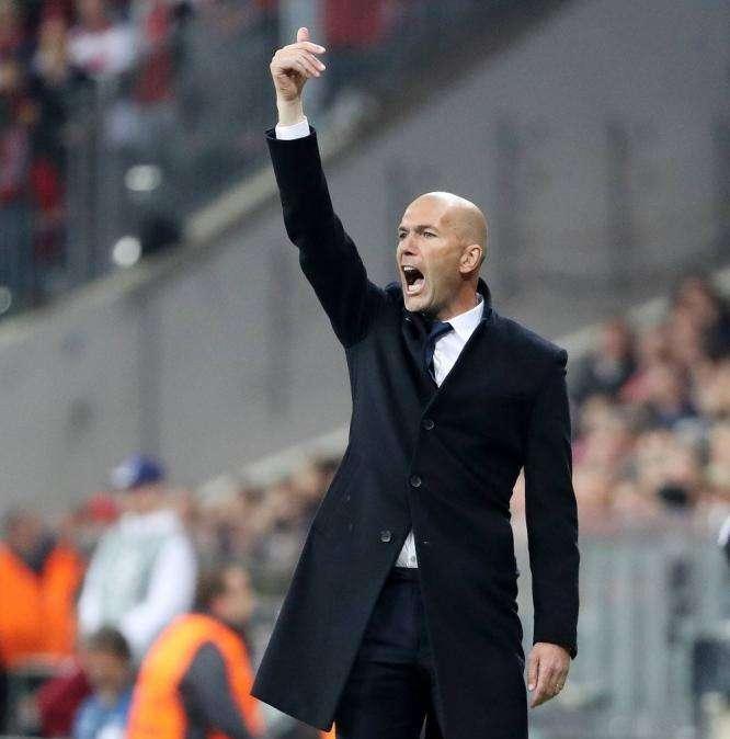 Zidane y su labor: "En dos años es normal que sea diferente. Aprendo de las situaciones"