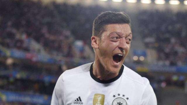 Özil condicionaría su continuidad en el Arsenal al futuro de Wenger
