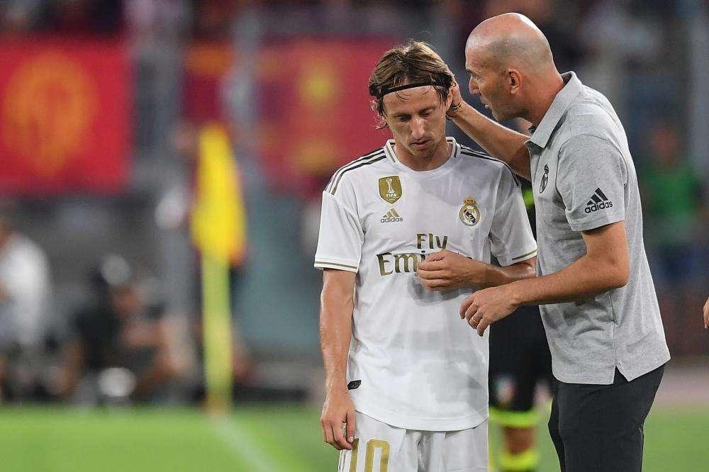 Fichajes, el Madrid podría vender a Modric en enero o el próximo verano