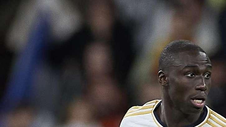 Ferland Mendy cumple años con un futuro repleto de dudas
