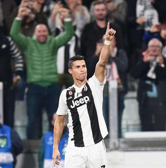 Fernando Santos pide justicia por Cristiano Ronaldo