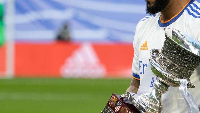La Supercopa de España, la segunda piedra del sextete
