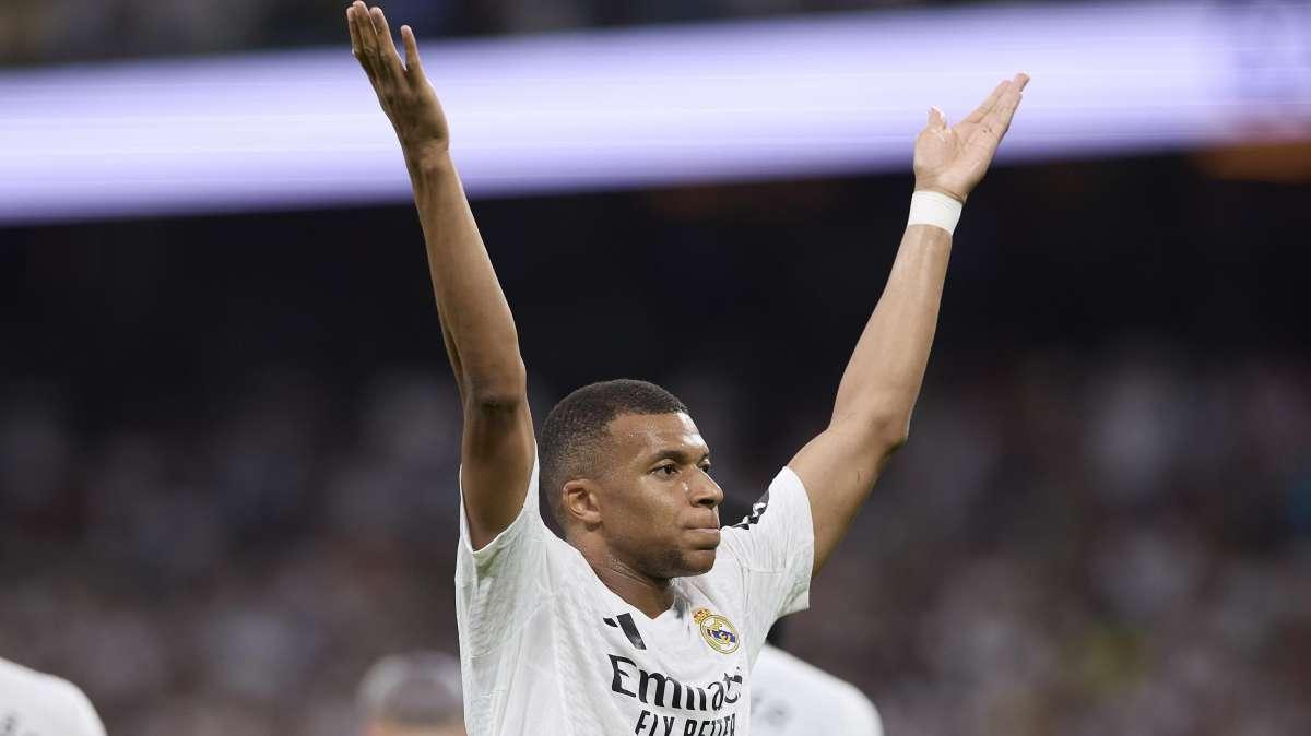 Los audios del VAR en el penalti a Vinicius: "Va a por el balón y le derriba"