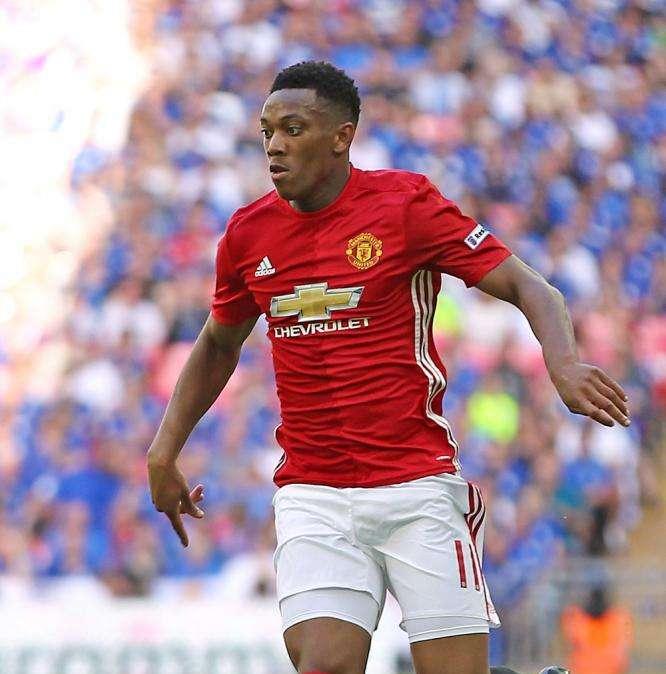 Fichajes Real Madrid, el deseado Martial renueva con su equipo tras el despido de Mourinho