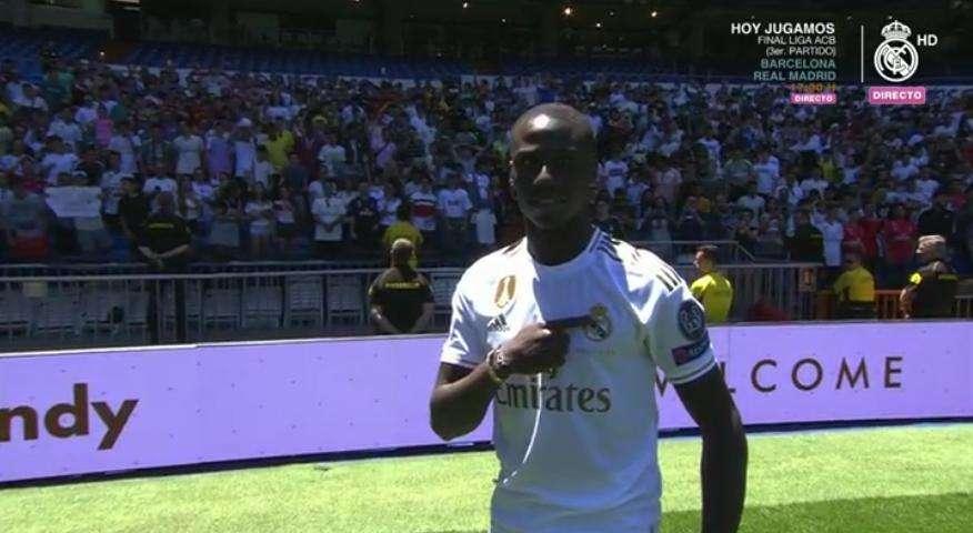 Real Madrid; la plantilla, alucinada con el físico de uno de los fichajes