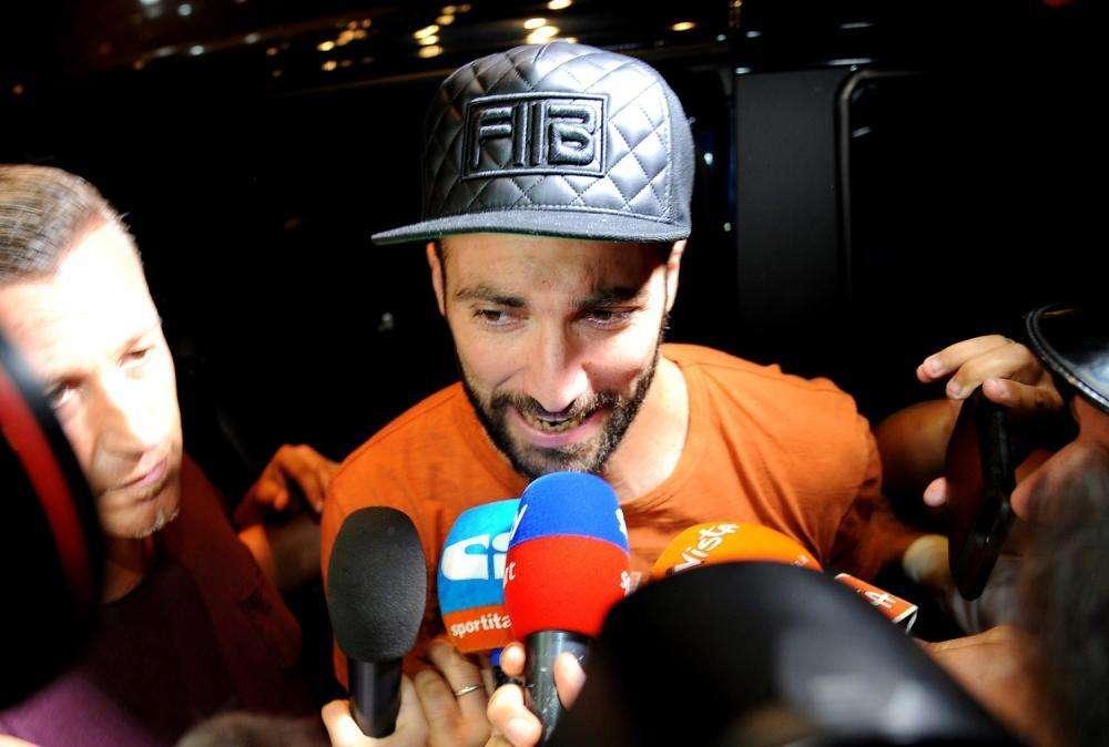 Higuaín: "No lamento no jugar con Cristiano Ronaldo, ya lo hice en el Real Madrid"