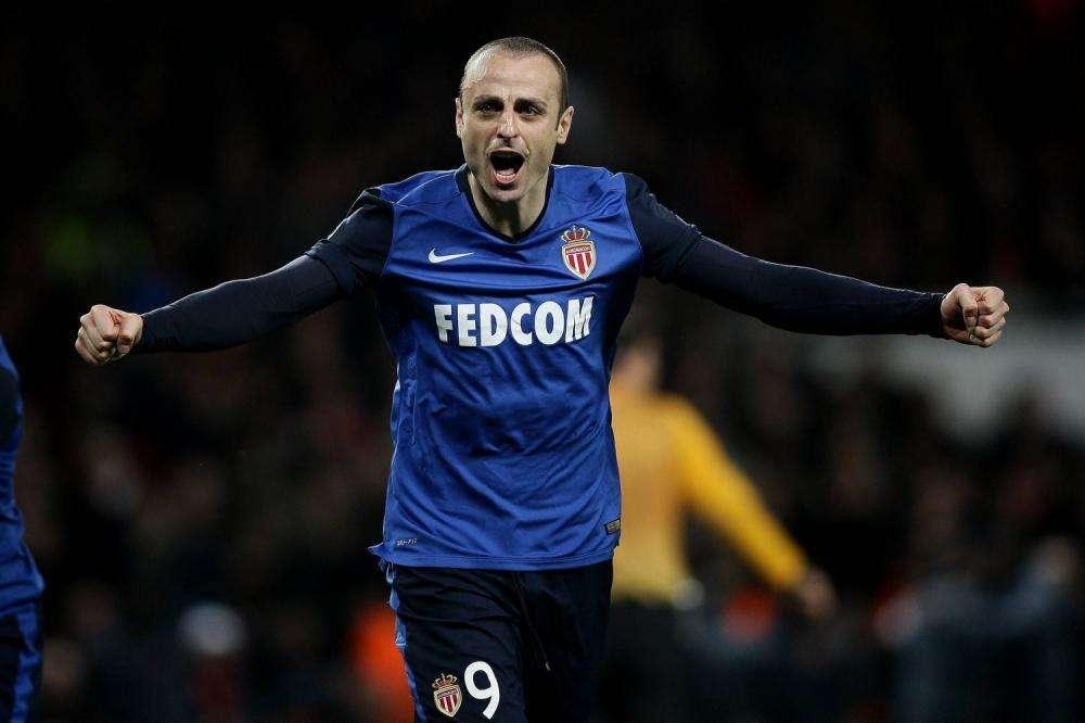 Berbatov, sobre jugar a puerta cerrada: "Si no te concentras, te meterán cinco en tu estadio"