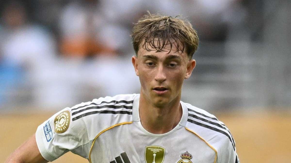 Huijsen rompe su silencio tras su ridícula expulsión en Anoeta