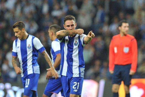 Layún: "¿El Madrid? Lo que sé es lo que vi en los periódicos"