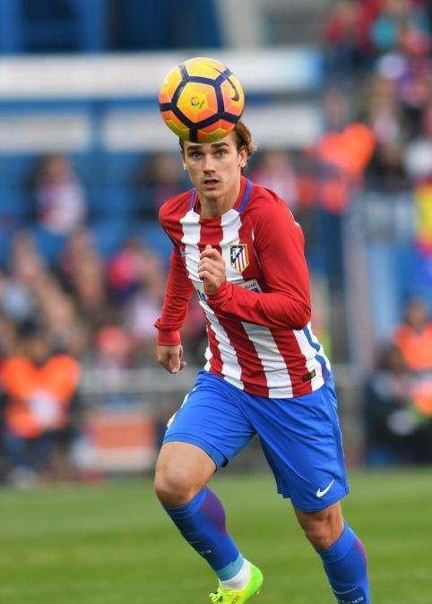 Griezmann: "Los futbolistas no dicen que son gays por miedo. Beckham..."