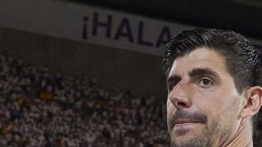 Courtois: "Deseo retirarme en el Real Madrid. La salida de Benzema..."