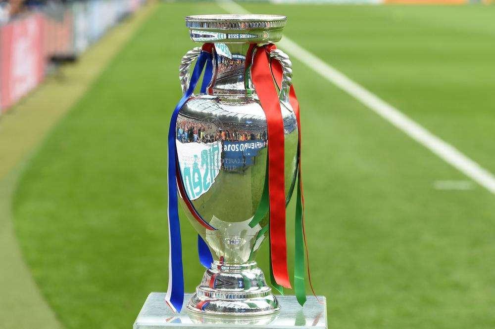 Aplazar la Eurocopa es la única opción para salvar la temporada