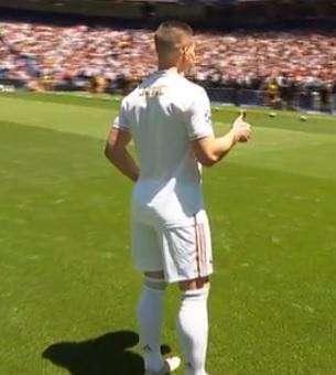 Petkovic: "El Madrid debe tener paciencia con Jovic, es un delantero de futuro"