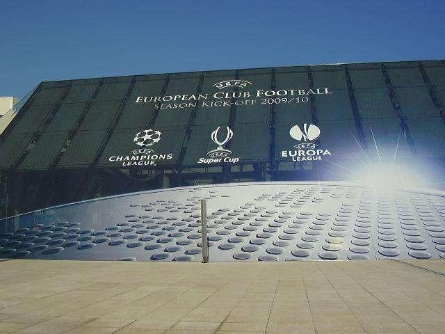 OFICIAL - La UEFA convoca una reunión para decidir el futuro de las ligas nacionales, Champions y Eurocopa