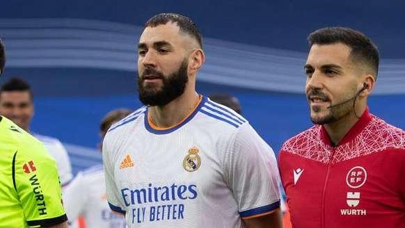 Nuevo escándalo arbitral en contra del Real Madrid: agresiones permitidas, penalti no pitado a Benzema...