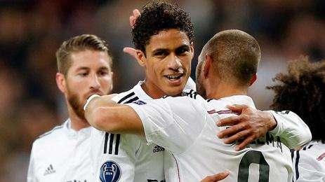 Daily Star: El Arsenal se suma a la puja por Varane