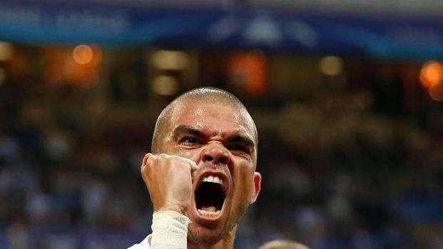 AS: El Madrid trabaja en la renovación de Pepe
