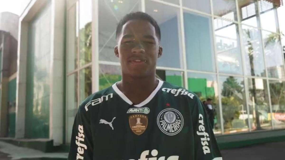 "Endrick es un delantero distinto de los últimos que salieron en Brasil"