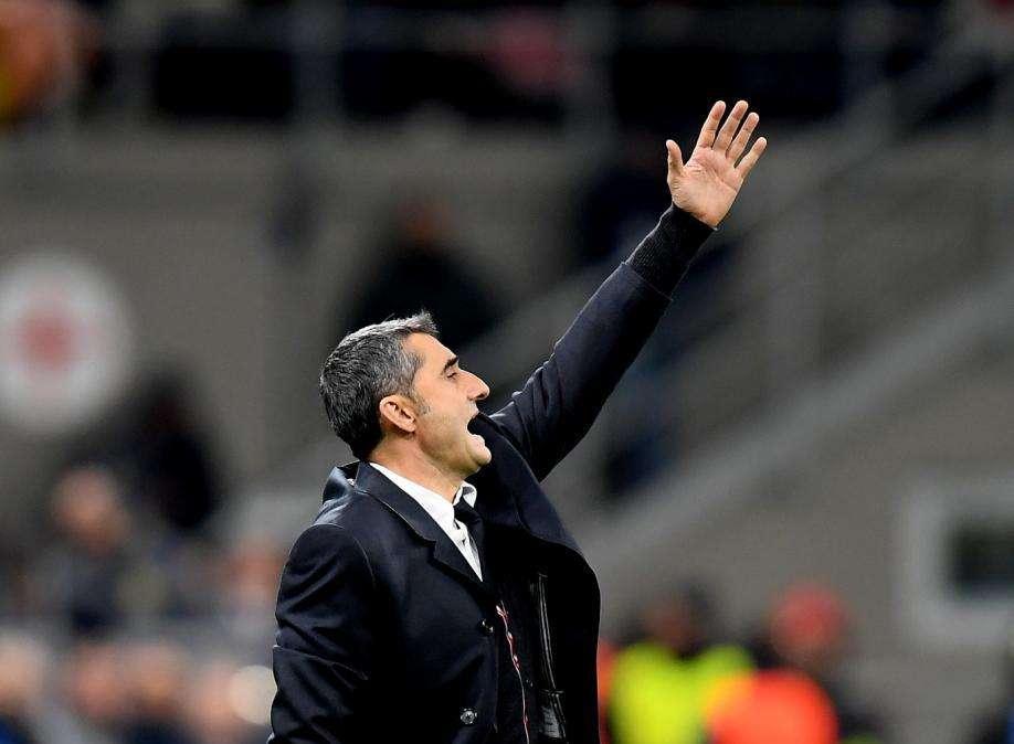 Bartomeu no echará a Valverde por el momento