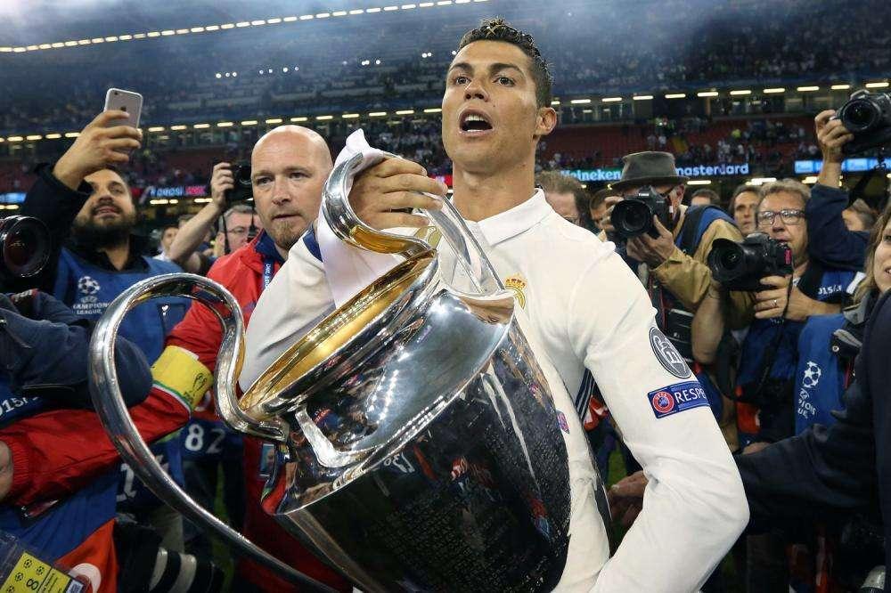 Fernando Santos: “Cristiano no se conforma con cinco, va ir a por diez The Best”