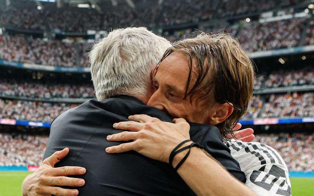 Los discursos y las lágrimas en la despedida de Modric y Ancelotti: "No llores porque terminó"