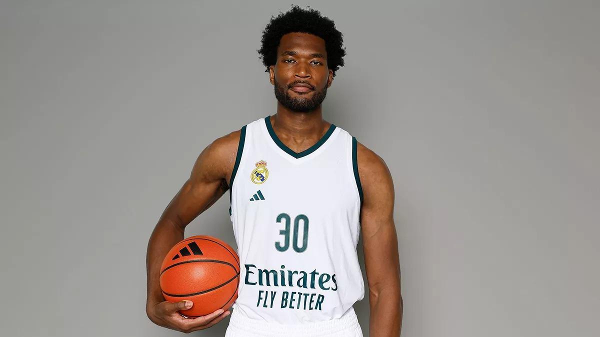Más que un sustituto de Tavares: lo que Damian Jones puede aportar al Real Madrid