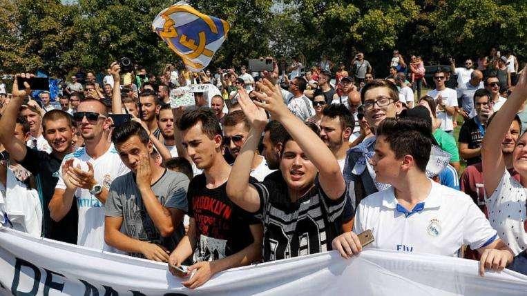 La Peña Madridista de Macedonia arropa a los blancos