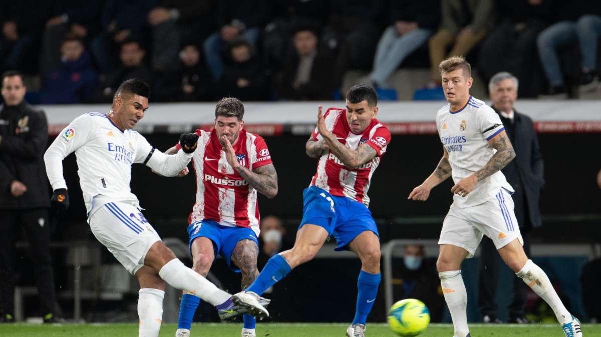 "Es un honor jugar junto a Modric y Kroos. El campo es grande sólo para Casemiro"