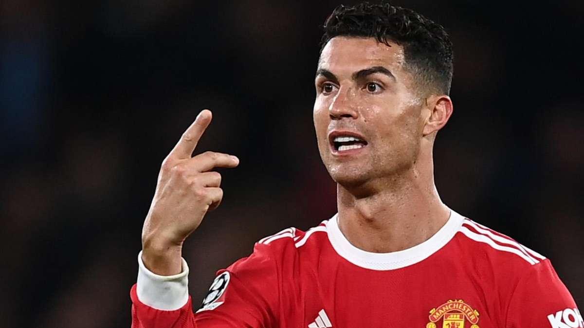 Cristiano revoluciona las redes sociales con un guiño al Real Madrid y un dardo al United