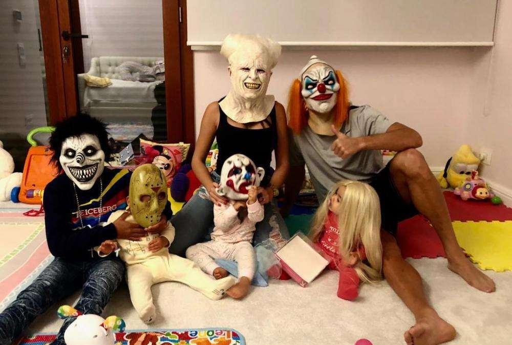 FOTO - Cristiano Ronaldo y su familia ya tienen las máscaras para Halloween