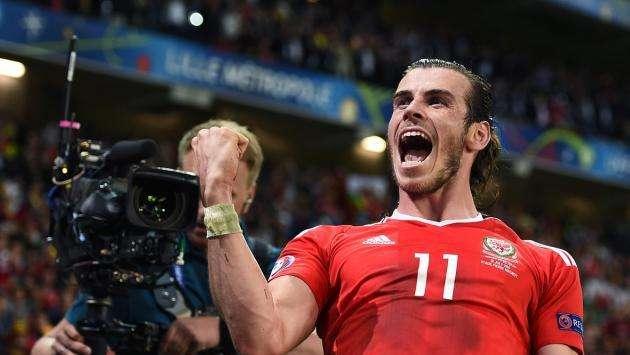 Chris Coleman, seleccionador de Gales: "Espero que Bale no se vaya del Madrid"