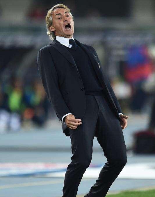 Corriere dello Sport: Dybala, Pedro, Dragovic y Cech, en la lista de Mancini